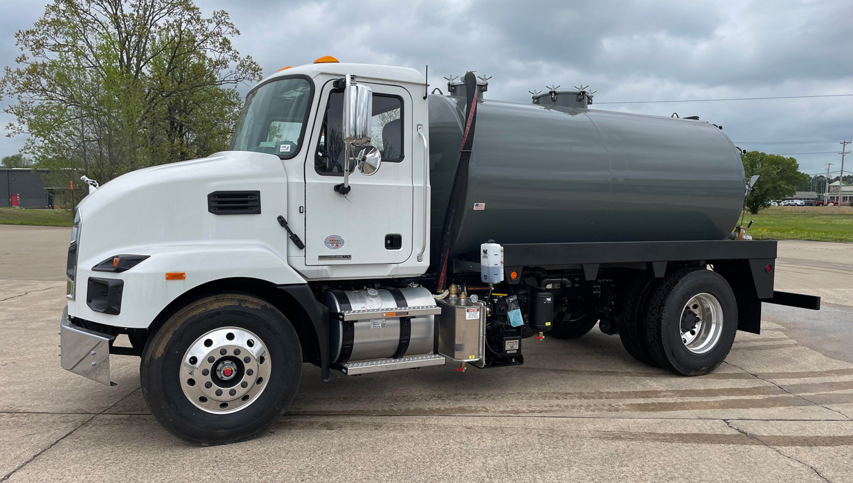 MAC-MD6 septic truck for sale