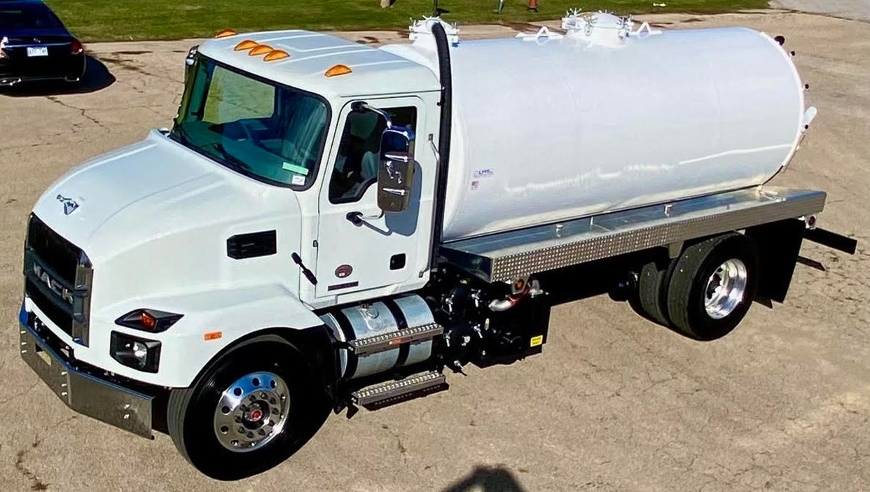 MAC-MD7 septic truck for sale